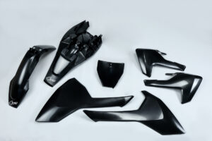 UFO Plastiksæt 5-delt Sort 001 TC85 18-